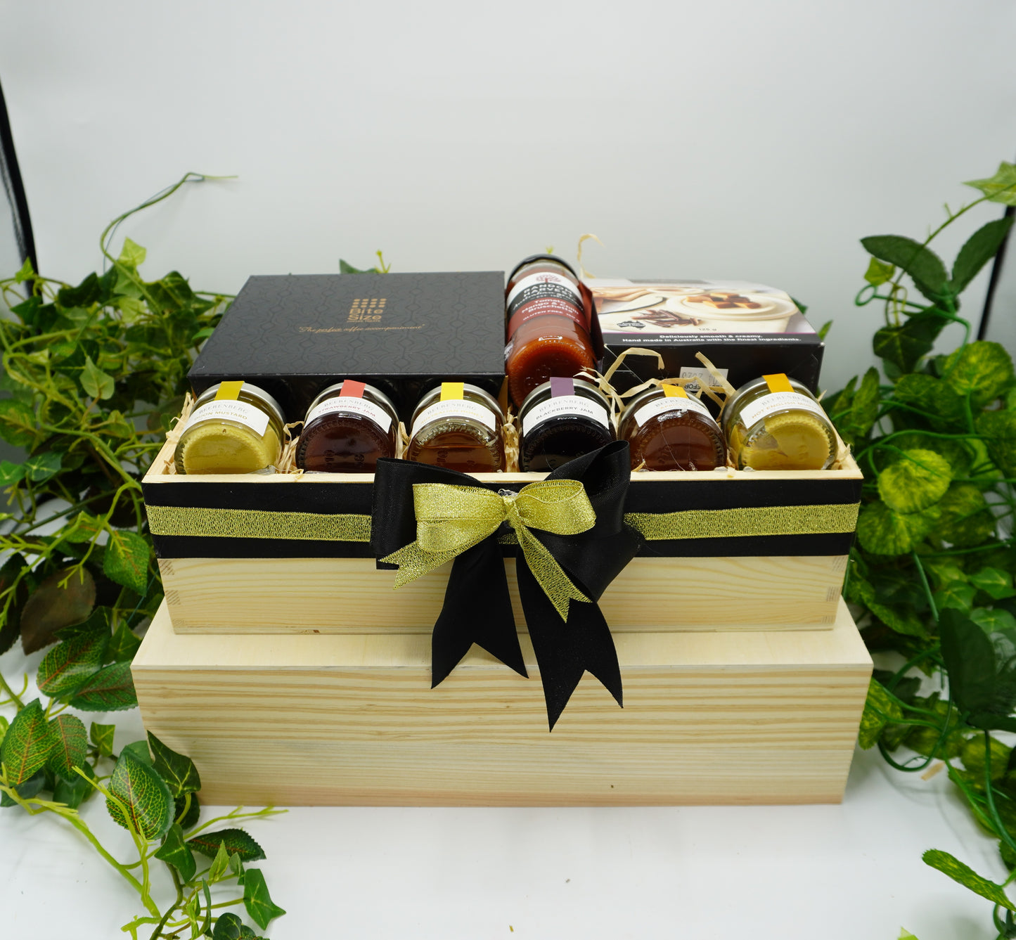 Refined – Small Hamper